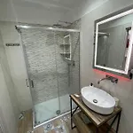 Red Moon Bed and breakfast