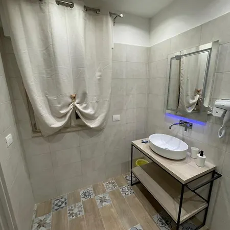 Red Moon מרגריטה די סבויה