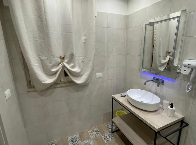 Red Moon مارغريتا دي سافويا